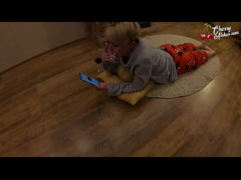 ❤️ Šialená blondínka fajčí obrovský penis a skáče na ňom - análny sex ❤ Super porno na nás sk.samoanalitika.ru ❤